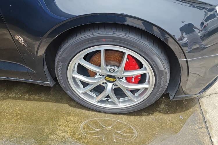 Used Audi A3 2017 Limousine 35 TFSI Ambition Edition Right Front Wheel Hub