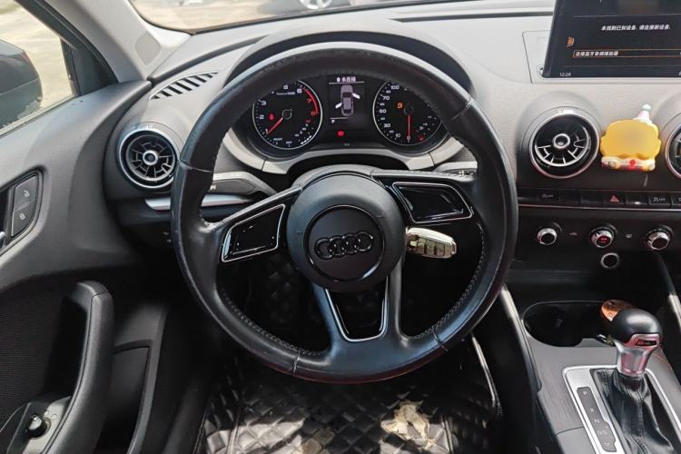 Used Audi A3 2017 Limousine 35 TFSI Ambition Edition Steering Wheel