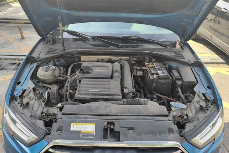 Used Audi A3 2017 Limousine 35 TFSI Style Edition Engine Bay