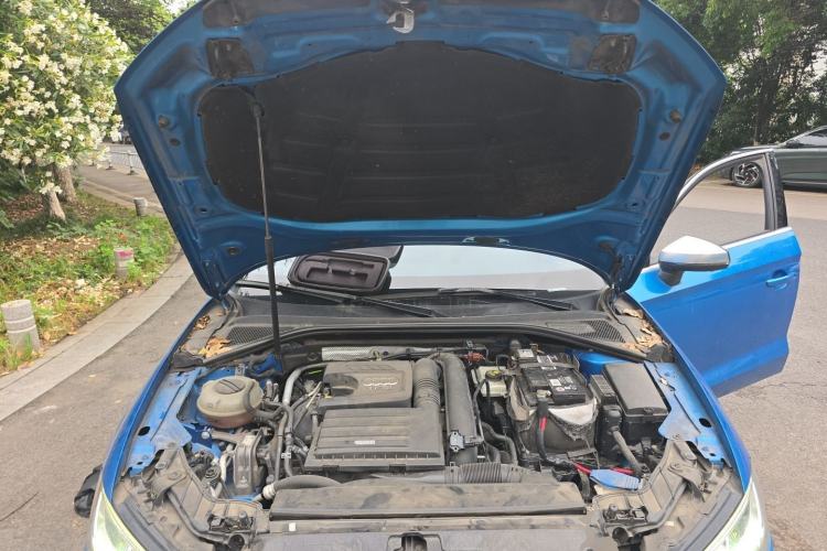 Used Audi A3 2017 Limousine 35 TFSI Style Edition Engine Bay
