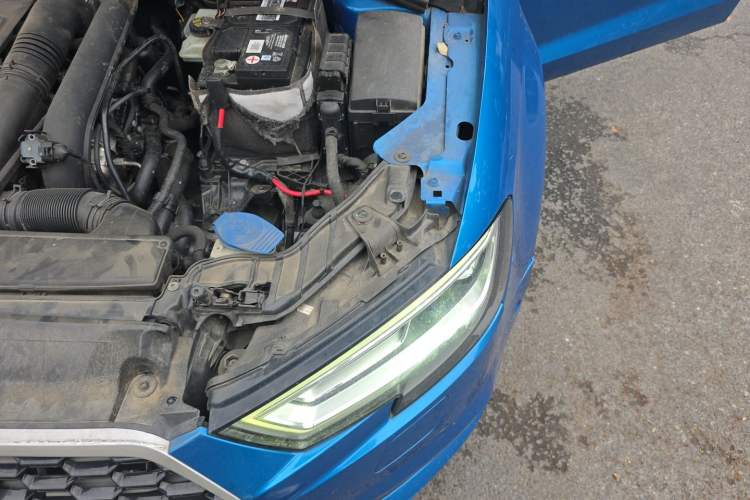 Used Audi A3 2017 Limousine 35 TFSI Style Edition Engine Bay Left