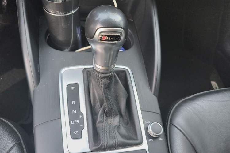 Used Audi A3 2017 Limousine 35 TFSI Style Edition Gear Lever