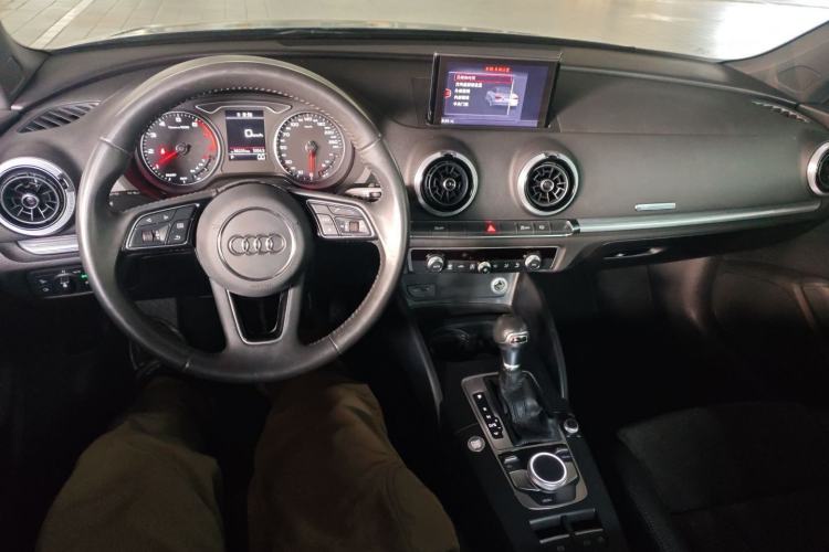 Used Audi A3 2017 Cabriolet 40 TFSI Interior 2