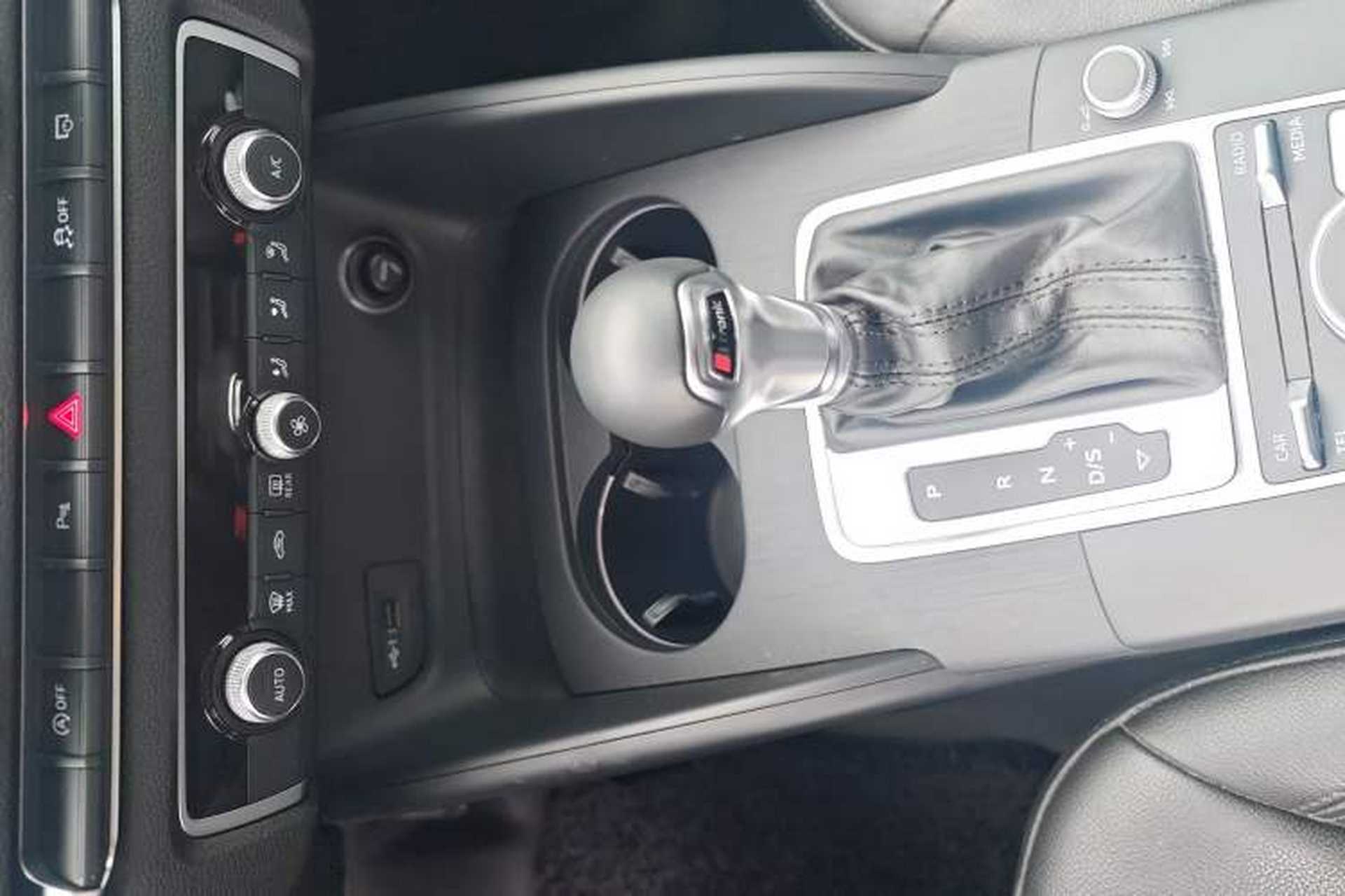 Used Audi A3 2017 Limousine 35 TFSI Style Edition Interior 4