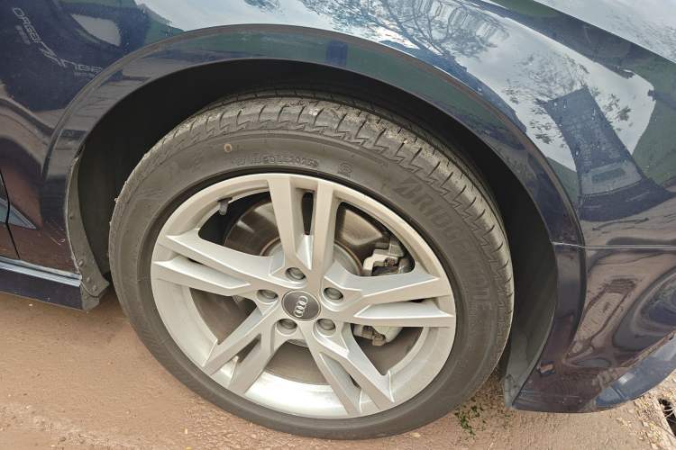 Used Audi A3 2017 Cabriolet 40 TFSI Right Front Wheel Hub