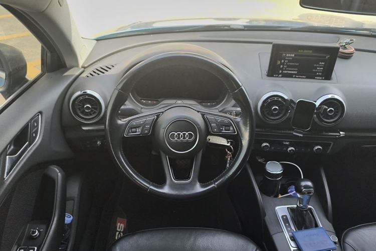 Used Audi A3 2017 Limousine 35 TFSI Style Edition Steering Wheel