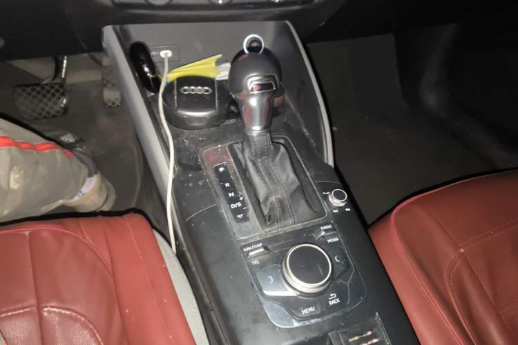 Used Audi A3 2017 Limousine 35 TFSI Ambition Edition Gear Lever