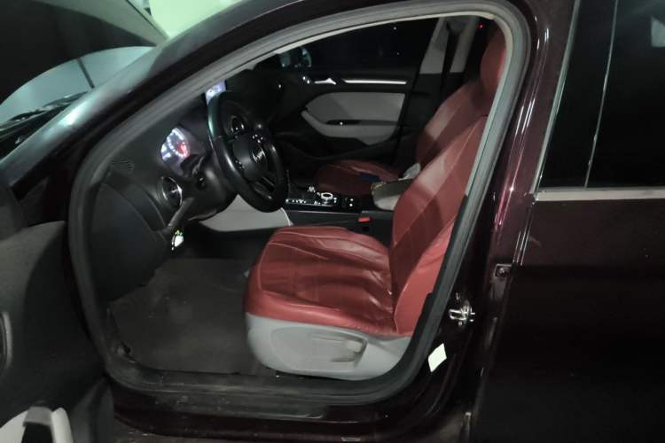 Used Audi A3 2017 Limousine 35 TFSI Ambition Edition Left Front Seat