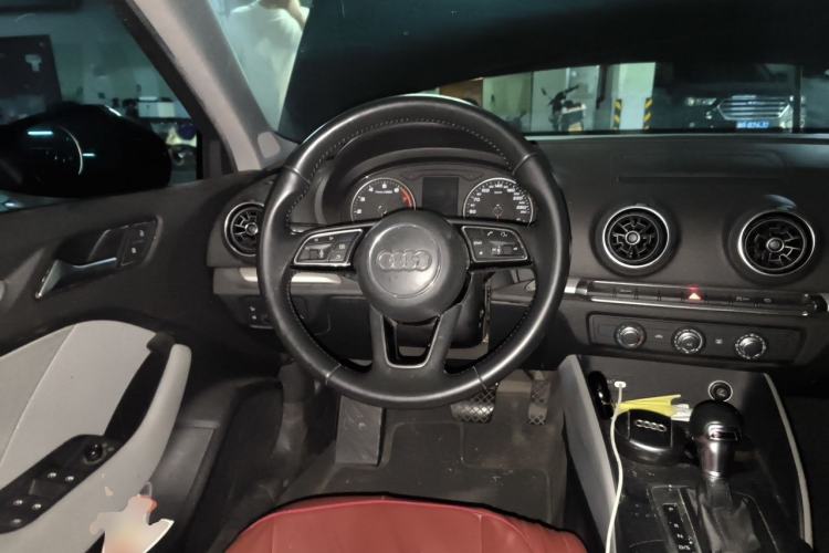 Used Audi A3 2017 Limousine 35 TFSI Ambition Edition Steering Wheel