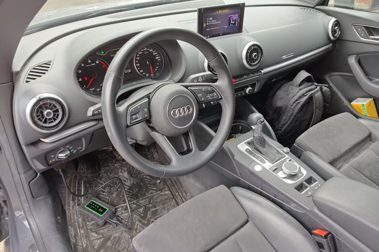 Used Audi A3 2017 Cabriolet 40 TFSI Center Console