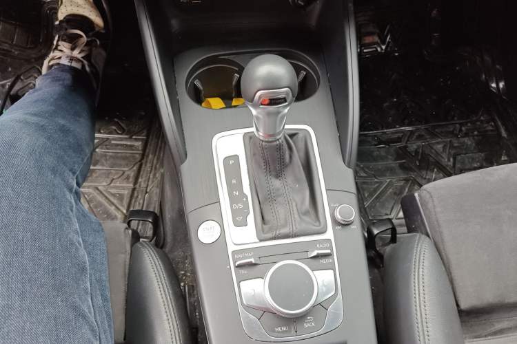 Used Audi A3 2017 Cabriolet 40 TFSI Gear Lever