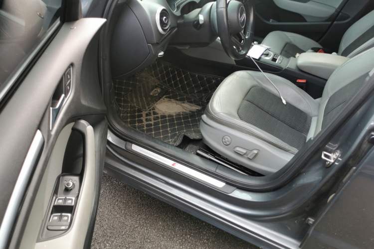 Used Audi A3 2017 Sportback 35 TFSI Fashion Model Interior 3