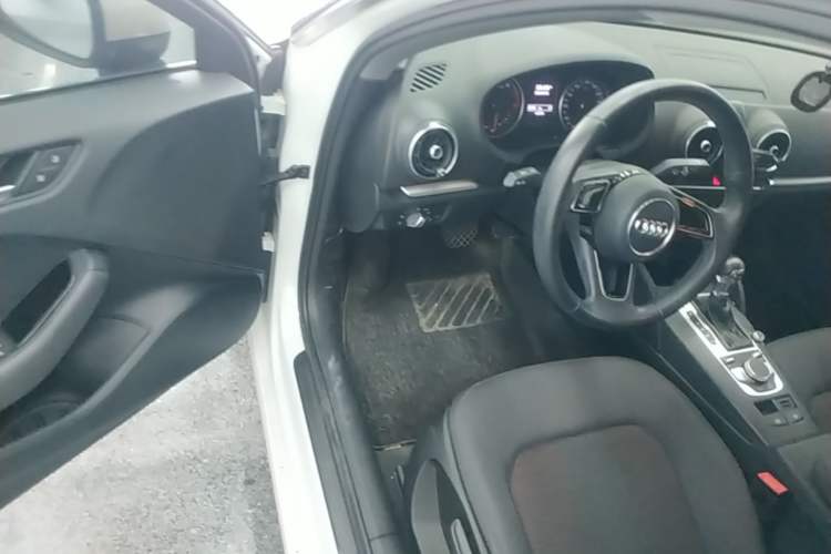 Used Audi A3 2017 Sportback 35 TFSI Ambition Edition Driver Seat
