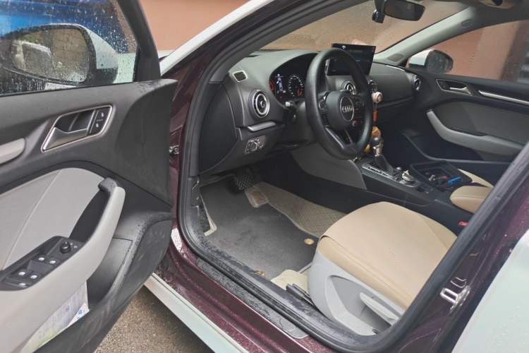 Used Audi A3 2017 Limousine 35 TFSI Ambition Edition Driver Seat