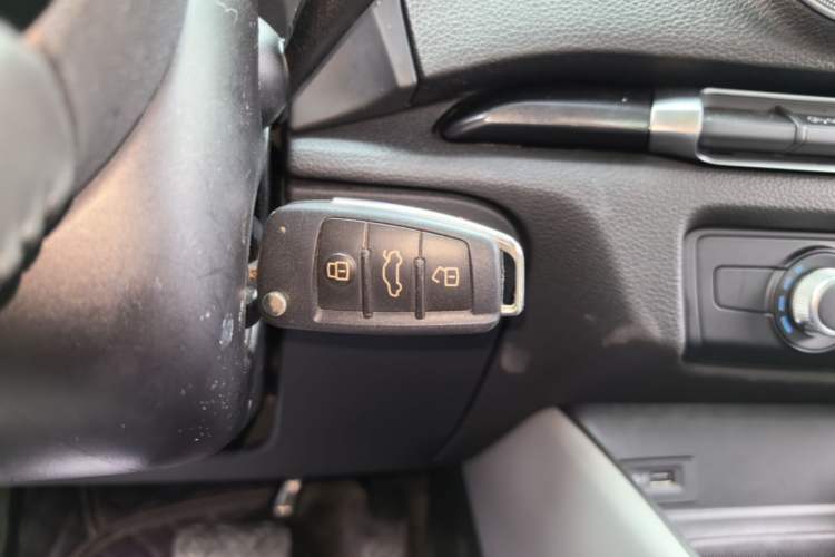 Used Audi A3 2017 Limousine 35 TFSI Fashion Model Vehicle Key