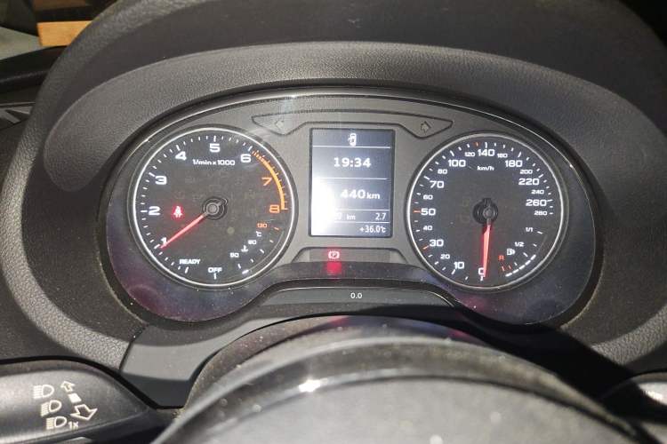 Used Audi A3 2017 Limousine 35 TFSI Style Edition Instrument Cluster