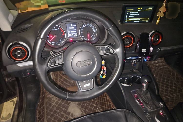 Used Audi A3 2017 Limousine 35 TFSI Style Edition Steering Wheel