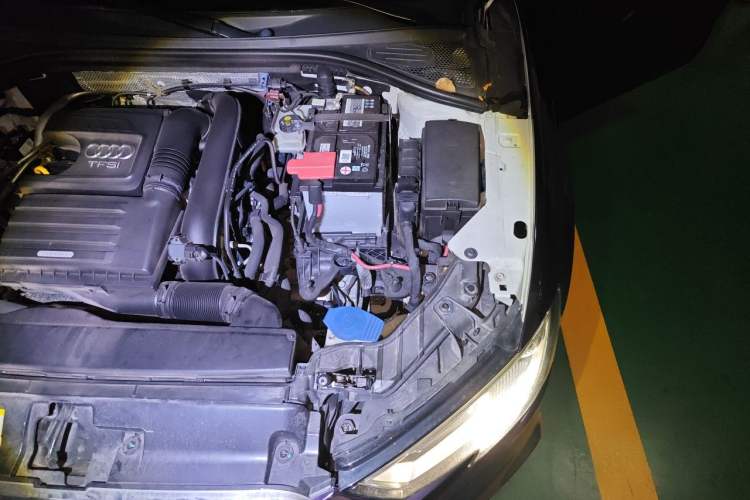 Used Audi A3 2017 Sportback 35 TFSI Fashion Model Engine Bay Left