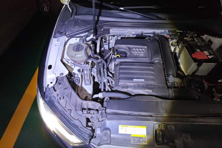 Used Audi A3 2017 Sportback 35 TFSI Fashion Model Engine Bay Right