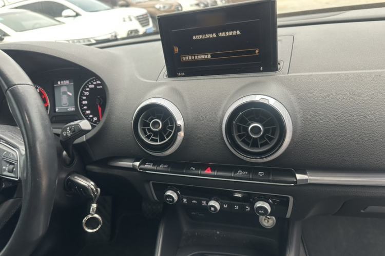 Used Audi A3 2017 Sportback 35 TFSI Sport Edition Interior 4