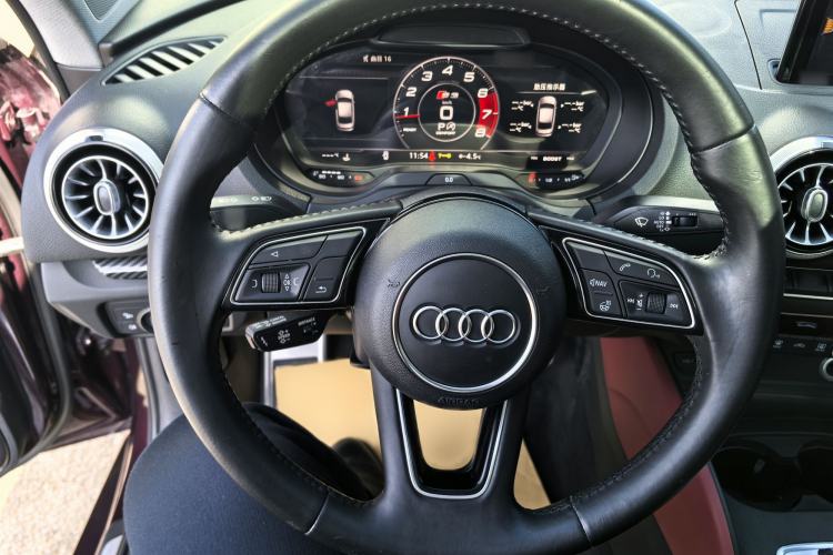 Used Audi A3 2017 Limousine 40 TFSI Style Edition Interior 5