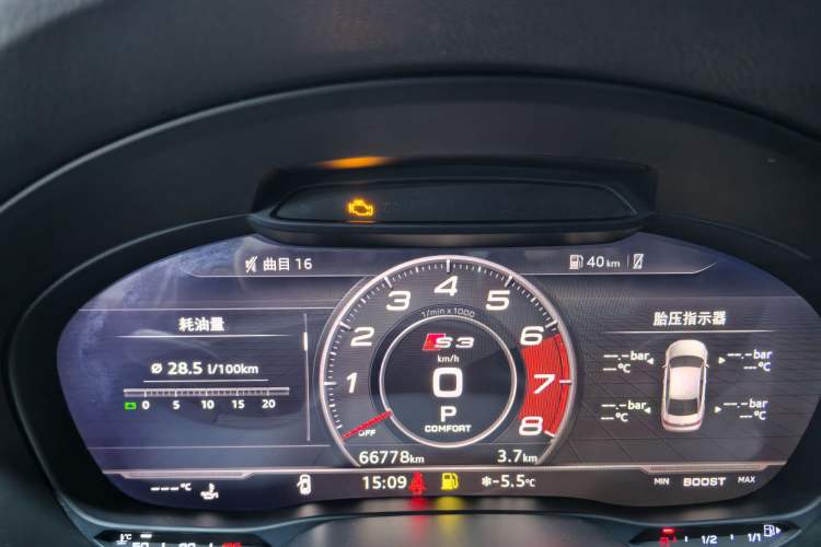 Used Audi A3 2017 Limousine 40 TFSI Style Edition Odometer Close Up