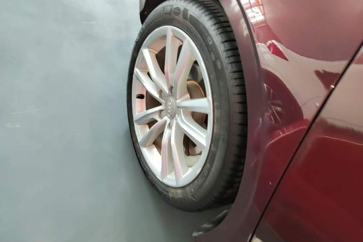 Used Audi A3 2017 Limousine 35 TFSI Ambition Edition Right Rear Wheel Hub
