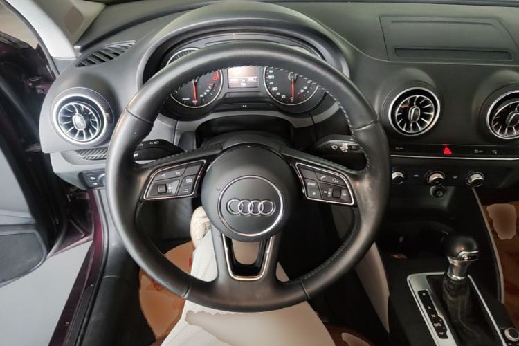 Used Audi A3 2017 Limousine 35 TFSI Ambition Edition Steering Wheel