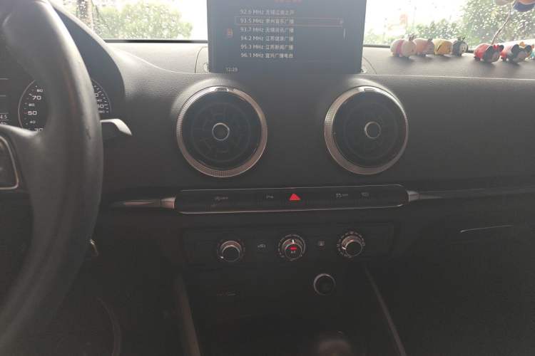 Used Audi A3 2017 Sportback 35 TFSI Fashion Model Audio And AC Panel