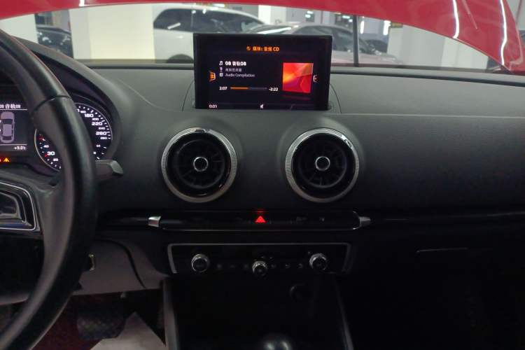Used Audi A3 2017 Limousine 35 TFSI Fashion Model Audio And AC Panel