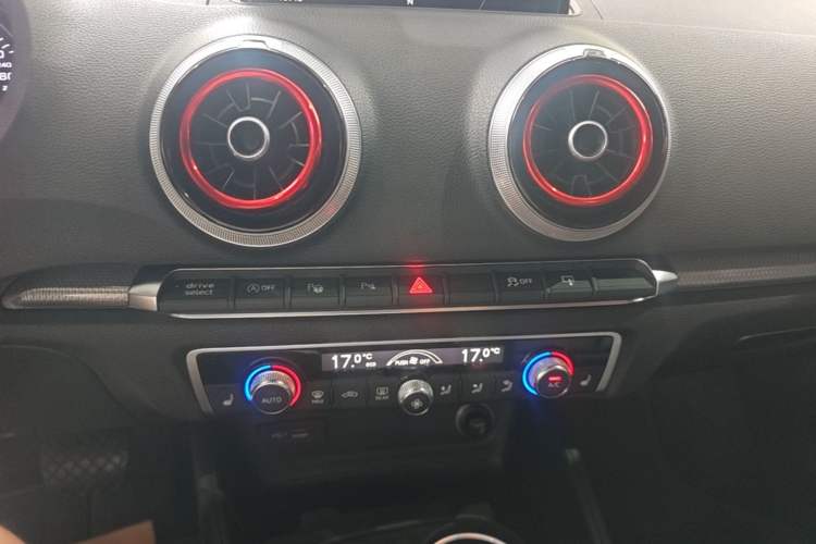 Used Audi A3 2017 Limousine 35 TFSI Style Edition Audio And AC Panel