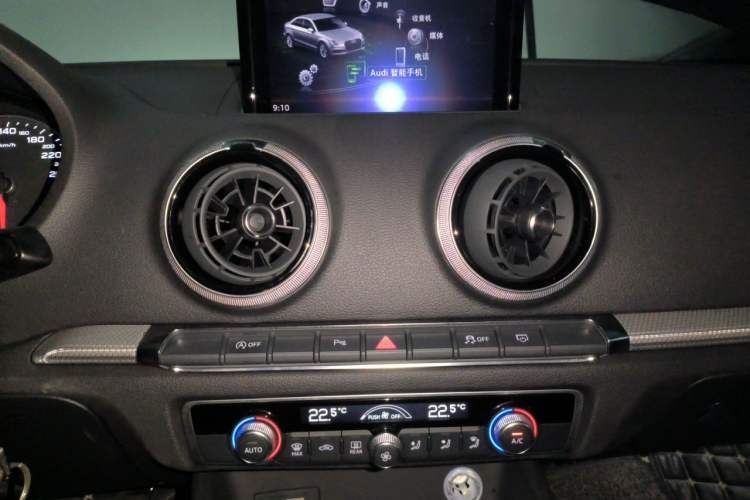 Used Audi A3 2017 Limousine 35 TFSI Style Edition Audio And AC Panel