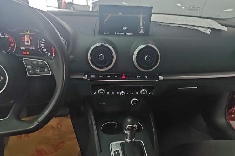 Used Audi A3 2017 Limousine 40 TFSI Sport Edition Audio And AC Panel