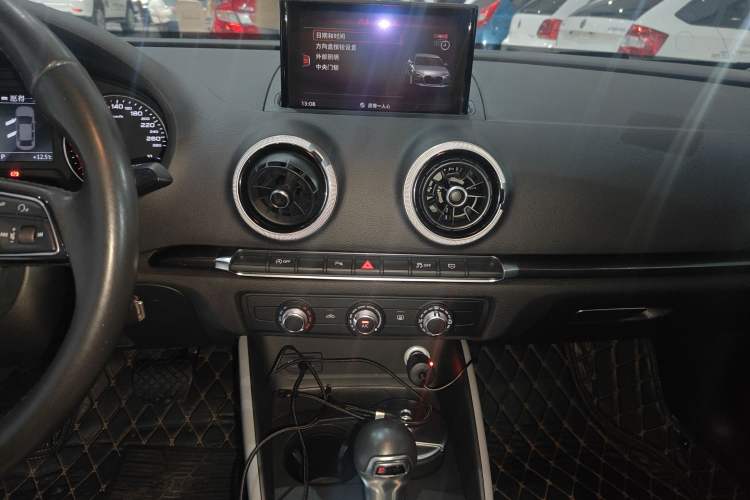 Used Audi A3 2017 Limousine 35 TFSI Fashion Model Audio And AC Panel