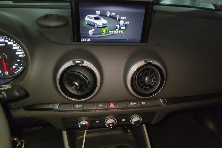Used Audi A3 2017 Sportback 35 TFSI Fashion Model Audio And AC Panel