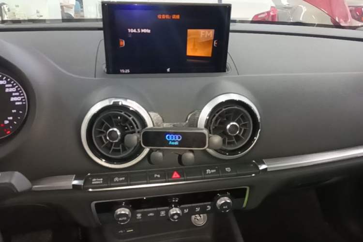 Used Audi A3 2017 Limousine 35 TFSI Sport Edition Audio And AC Panel