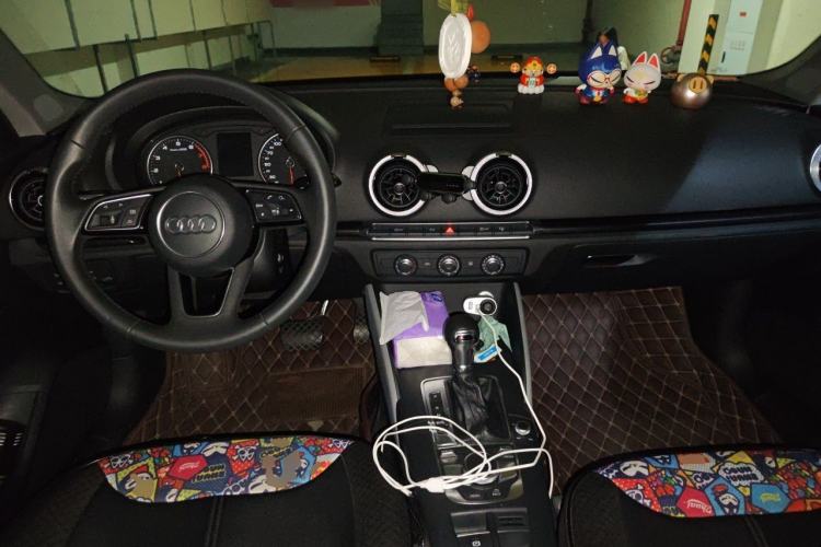 Used Audi A3 2017 Limousine 35 TFSI Fashion Model Center Console