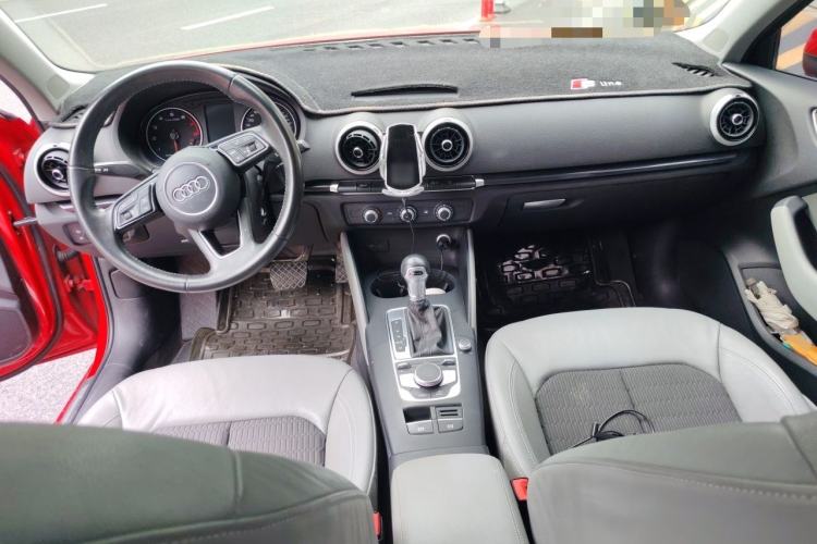 Used Audi A3 2017 Limousine 35 TFSI Fashion Model Center Console
