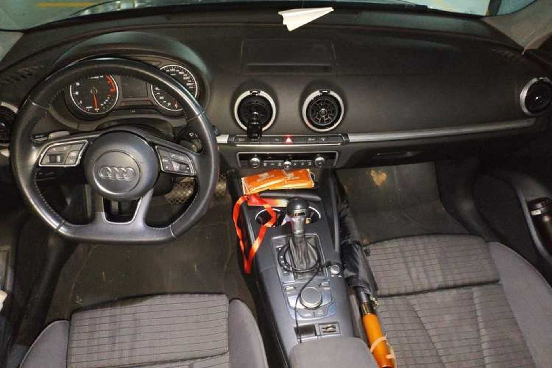Used Audi A3 2017 Limousine 35 TFSI Sport Edition Center Console