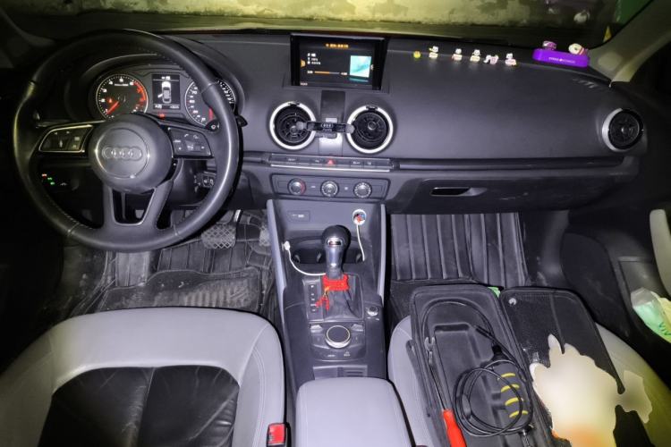 Used Audi A3 2017 Limousine 35 TFSI Fashion Model Center Console