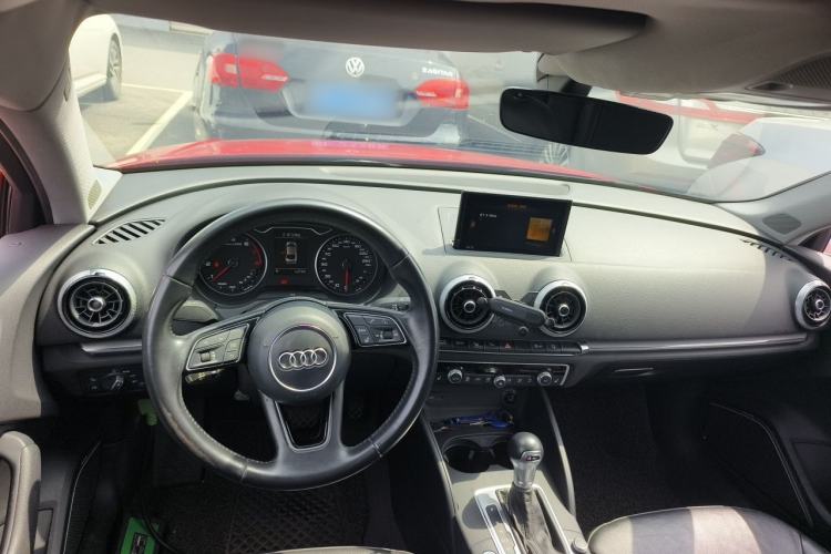 Used Audi A3 2017 Limousine 40 TFSI Style Edition Center Console