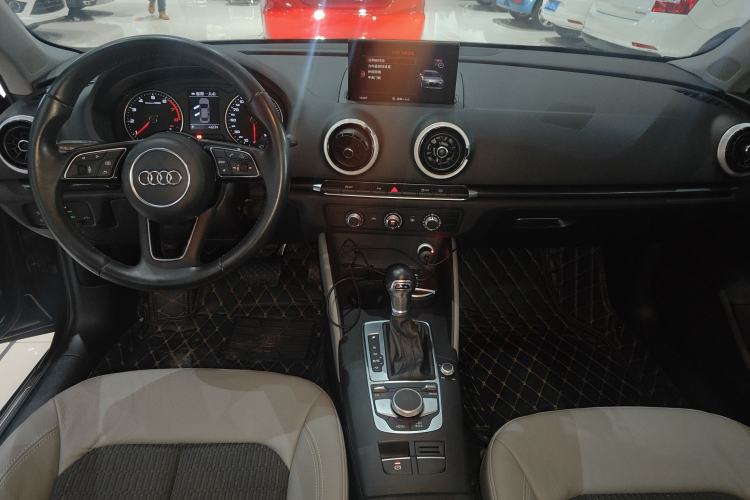 Used Audi A3 2017 Limousine 35 TFSI Fashion Model Center Console