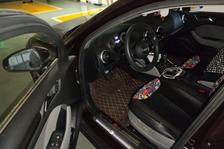 Used Audi A3 2017 Limousine 35 TFSI Fashion Model Driver Seat