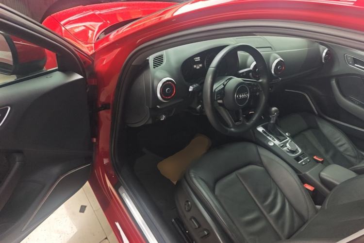 Used Audi A3 2017 Limousine 35 TFSI Style Edition Driver Seat