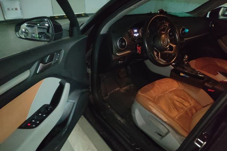 Used Audi A3 2017 Limousine 35 TFSI Ambition Edition Driver Seat
