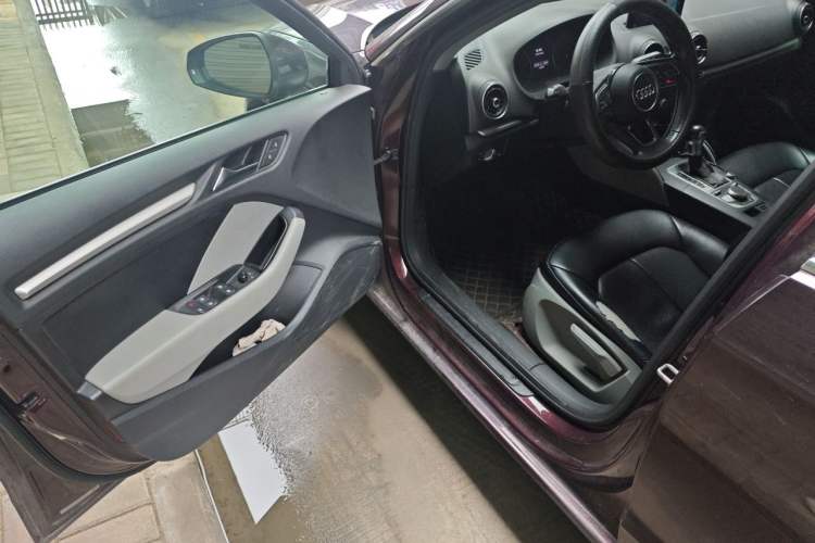 Used Audi A3 2017 Sportback 35 TFSI Ambition Edition Driver Seat