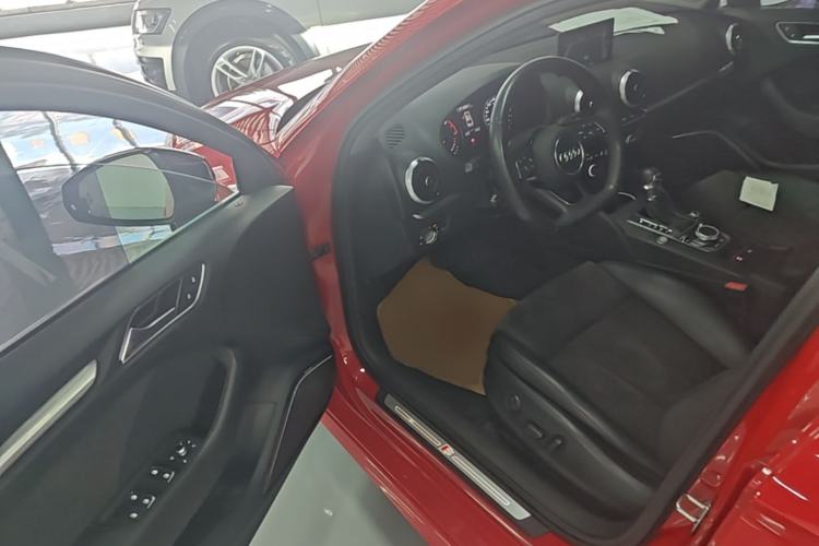 Used Audi A3 2017 Limousine 40 TFSI Sport Edition Driver Seat