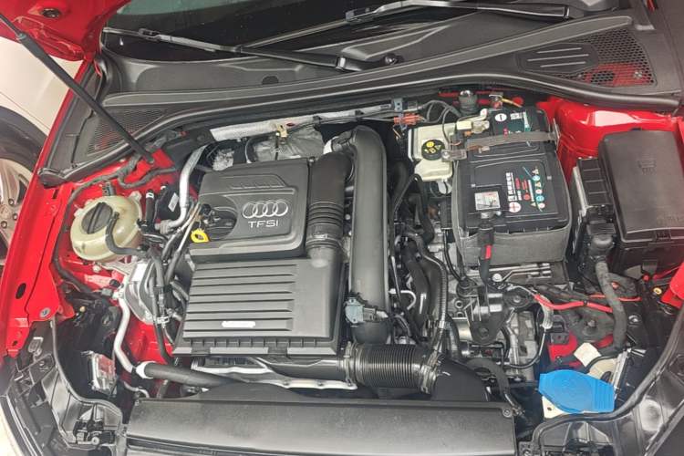 Used Audi A3 2017 Limousine 35 TFSI Style Edition Engine Bay