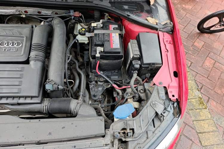 Used Audi A3 2017 Limousine 35 TFSI Fashion Model Engine Bay Left