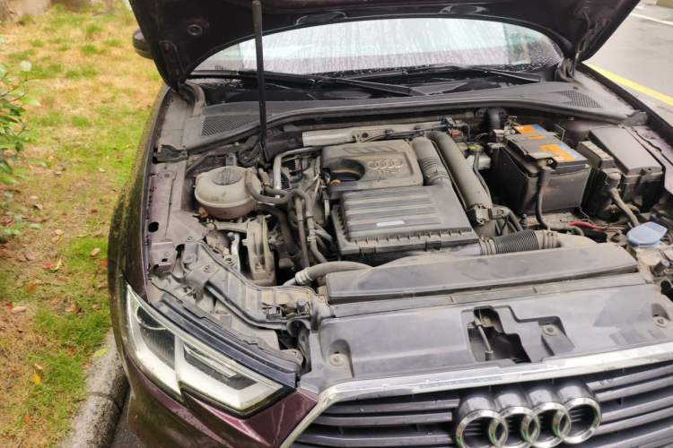 Used Audi A3 2017 Limousine 35 TFSI Fashion Model Engine Bay Right